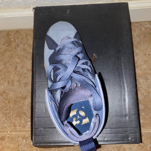 Jordan 7 size 4y - Picture 6 of 6